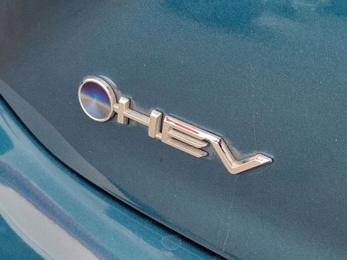 Used 2025 Toyota Camry LE image 7