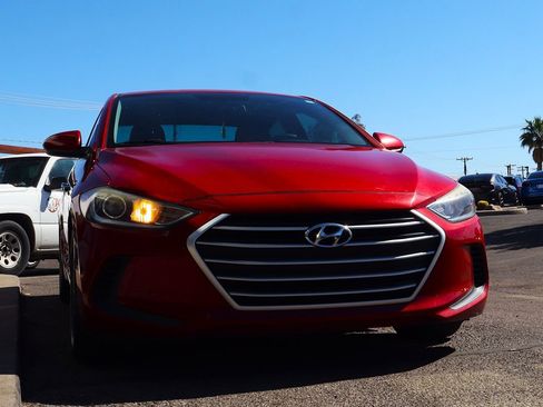Used 2017 Hyundai Elantra SE image 18