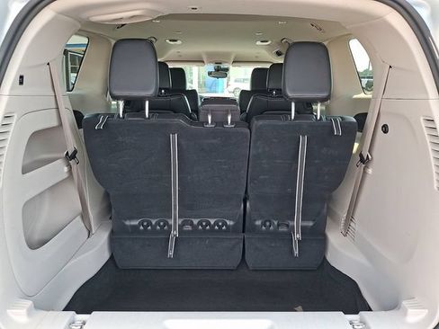 Used 2024 Chrysler Pacifica Touring-L FWD image 28