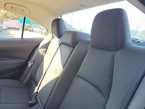 Used 2022 Toyota Corolla LE image 12