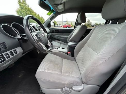 Used 2012 Toyota Tacoma 4x4 Double Cab w/ SR5 Pkg image 11