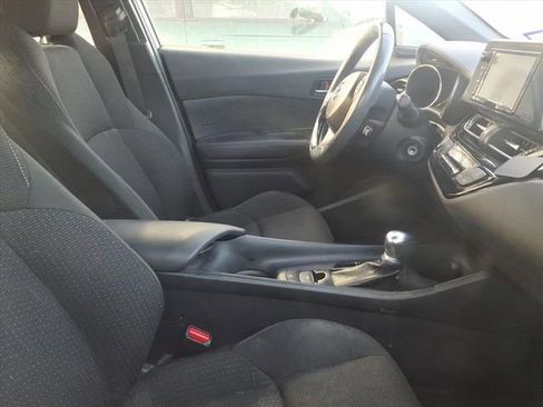 Used 2018 Toyota C-HR XLE image 7