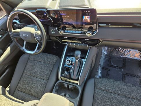 Used 2024 Chevrolet Colorado Z71 w/ Z71 Convenience Package 2 image 16