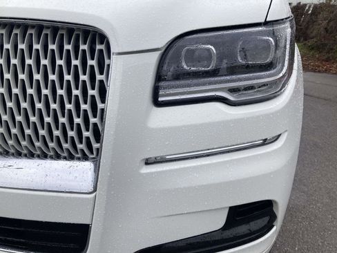 Certified 2022 Lincoln Navigator Reserve image 11