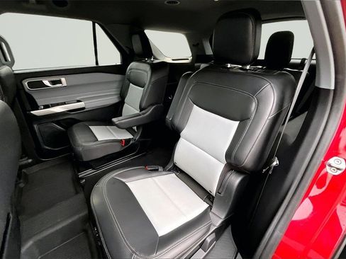 Used 2023 Ford Explorer XLT w/ Equipment Group 202A image 26