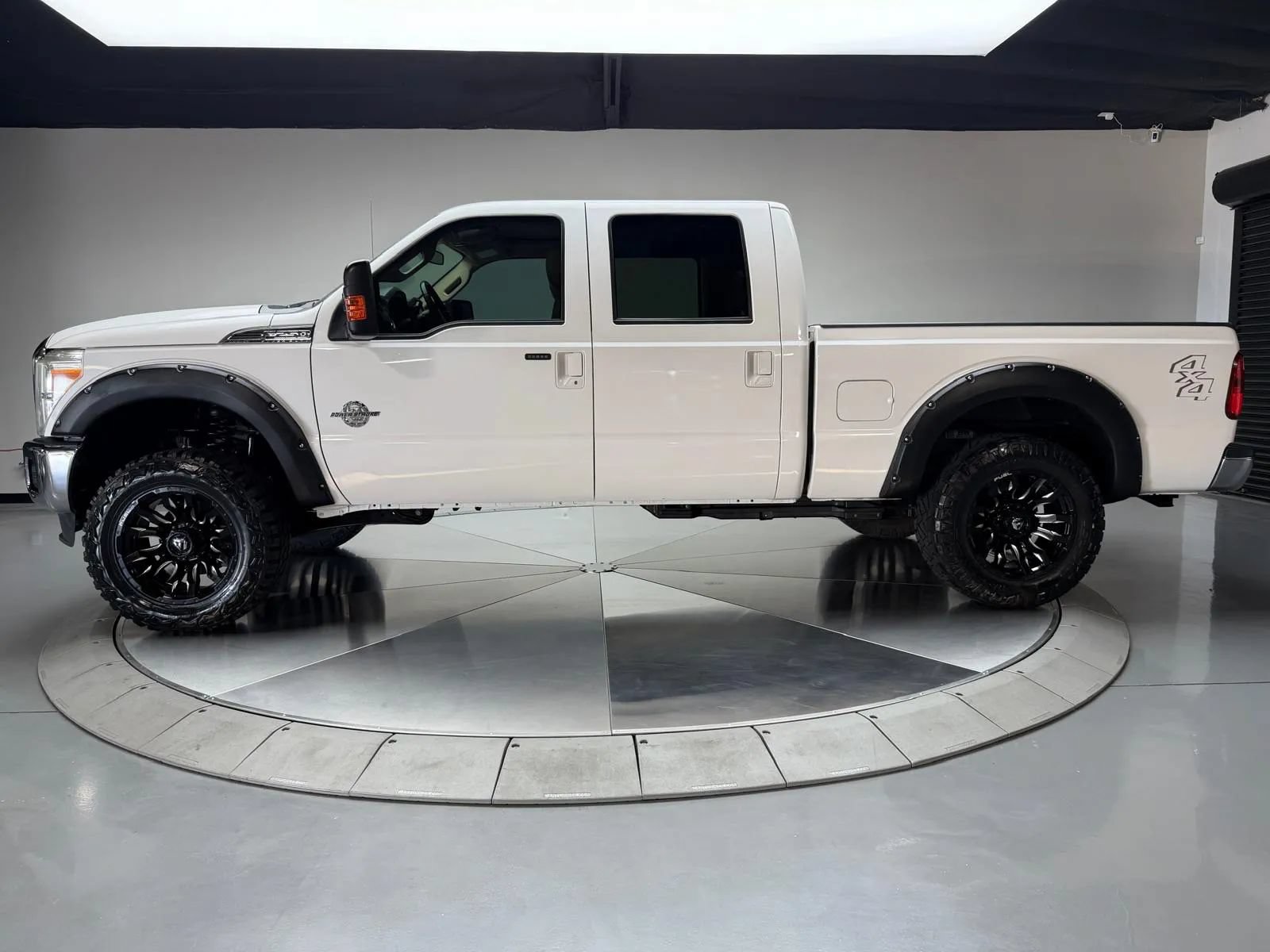 Used 2014 Ford F250 Lariat w/ Lariat Ultimate Package AWD/4WD image 6