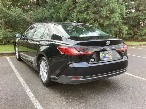 Certified 2025 Toyota Camry LE AWD/4WD image 9