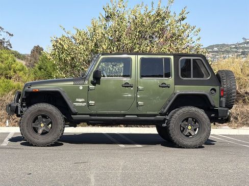 Used 2008 Jeep Wrangler Unlimited Sahara w/ Trailer Tow Group AWD/4WD image 2