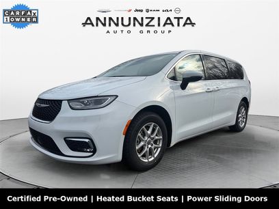 Used 2023 Chrysler Pacifica Touring-L
