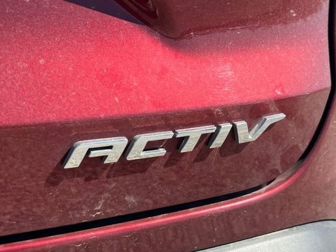 Used 2024 Chevrolet Trax ACTIV w/ Sunroof Package FWD image 13