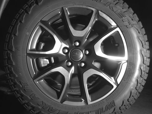 Used 2025 Jeep Compass Trailhawk image 12