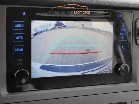 Used 2015 Toyota Sienna LE image 30