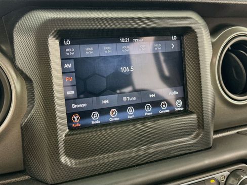 Used 2023 Jeep Gladiator Sport AWD/4WD image 14