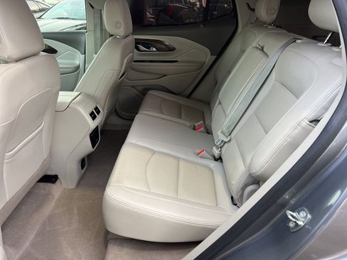 Used 2018 GMC Terrain Denali w/ Advanced Safety Package image 17