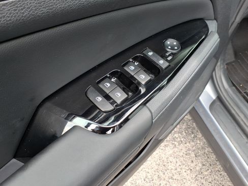 Used 2024 Kia Sportage EX image 11