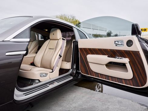 Used 2014 Rolls-Royce Wraith image 29