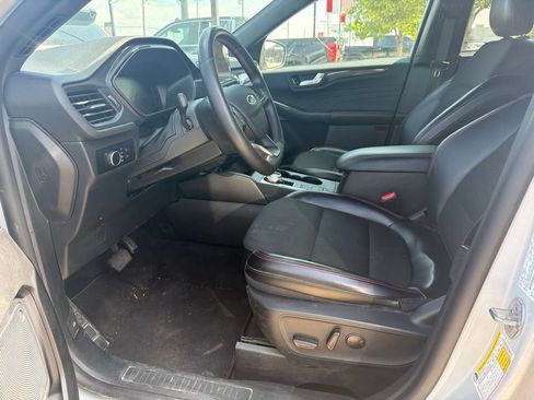 Used 2025 Ford Escape ST-Line FWD image 2