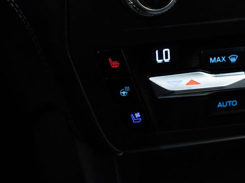 Used 2020 Ford Explorer Platinum w/ Premium Technology Package image 14