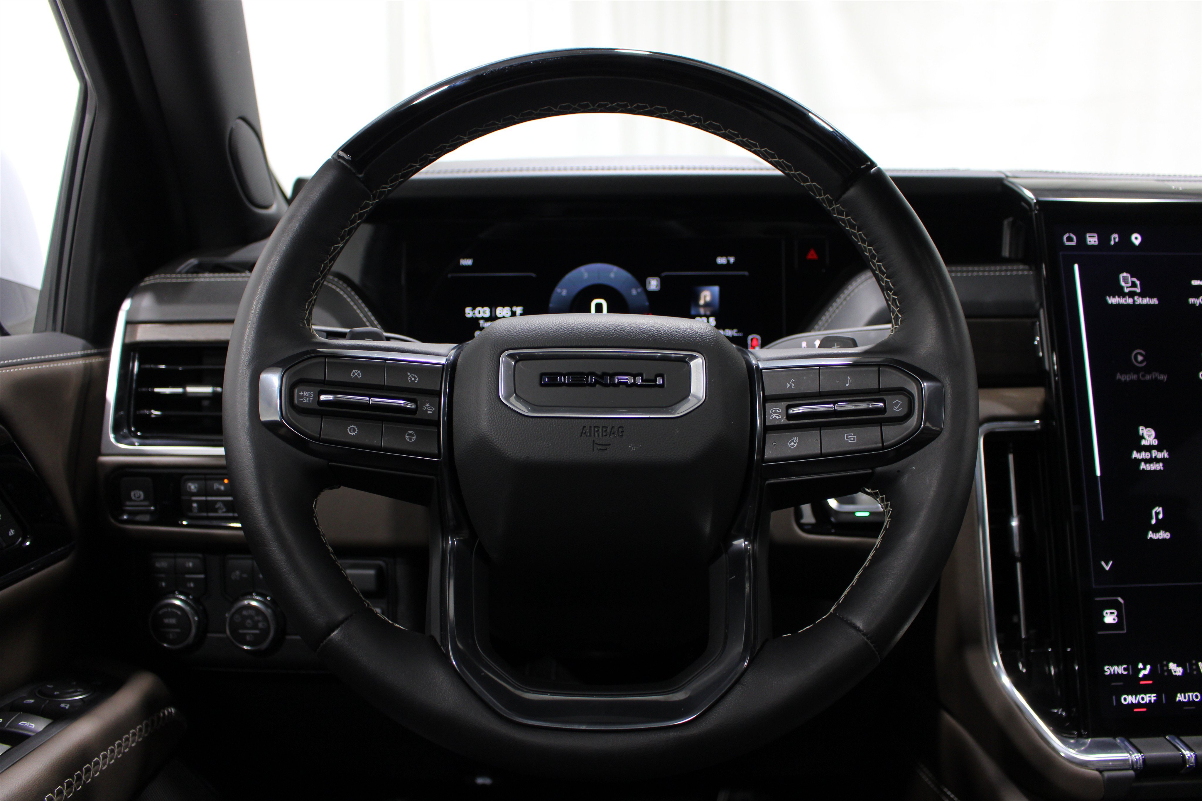Used 2026 GMC Yukon Denali Ultimate AWD/4WD image 11