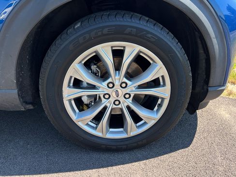 Used 2020 Ford Explorer XLT w/ Equipment Group 202A AWD/4WD image 11