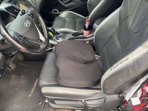 Used 2016 Hyundai Veloster Turbo image 7