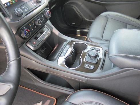 Used 2023 GMC Acadia AT4 w/ Technology Package AWD/4WD image 18