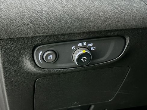 Used 2025 Buick Encore GX Preferred FWD image 17