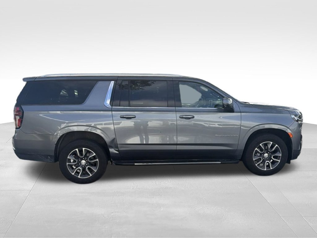 Used 2022 Chevrolet Suburban LT w/ LT Signature Package AWD/4WD image 3