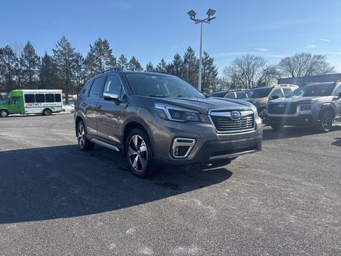 Used 2021 Subaru Forester Touring image 2