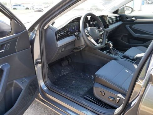 New 2025 Volkswagen Jetta SE image 7