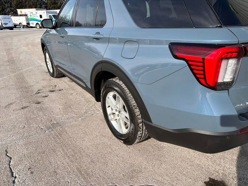 Used 2025 Ford Explorer Active image 28