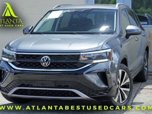 Used 2022 Volkswagen Taos SE w/ Panoramic Sunroof Package AWD/4WD image 1