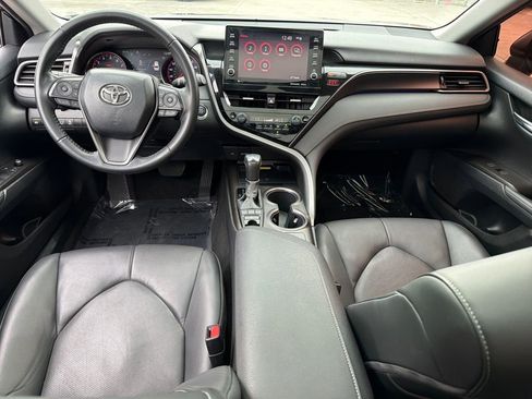 Used 2022 Toyota Camry XSE image 14