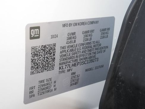 Used 2025 Chevrolet Trax LT FWD image 24