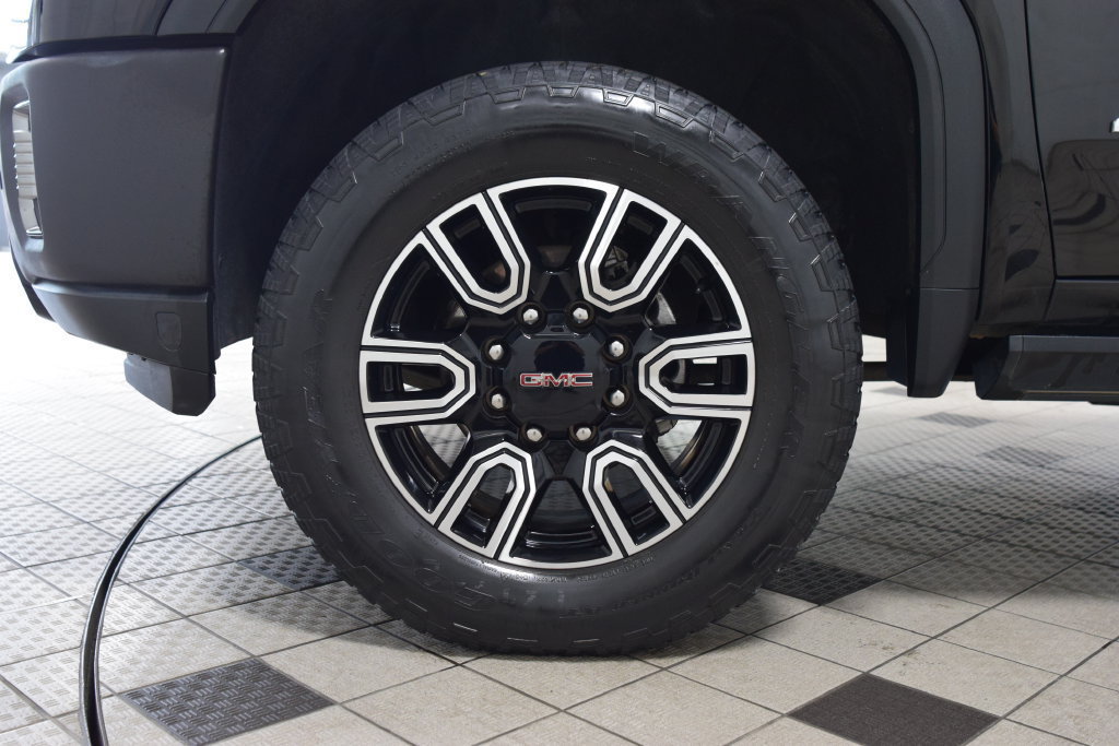 Used 2022 GMC Sierra 2500 AT4 w/ AT4 Premium Plus Package AWD/4WD image 32