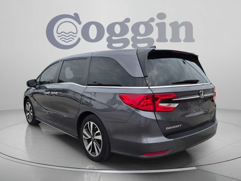 Used 2023 Honda Odyssey Touring image 4