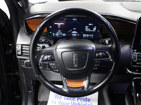 Used 2019 Lincoln Navigator L Select w/ Technology Package image 18