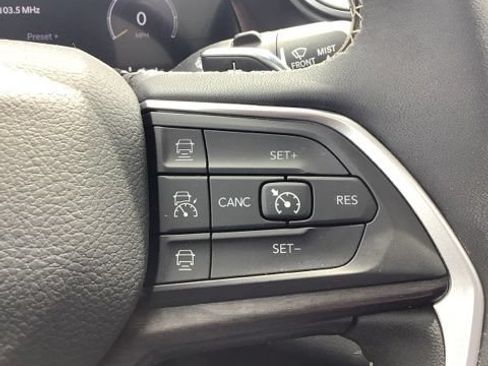 Used 2023 Jeep Grand Cherokee L Limited AWD/4WD image 28