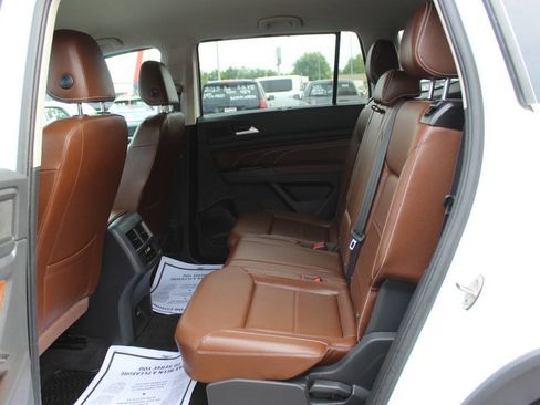 Used 2023 Volkswagen Atlas SE AWD/4WD image 18