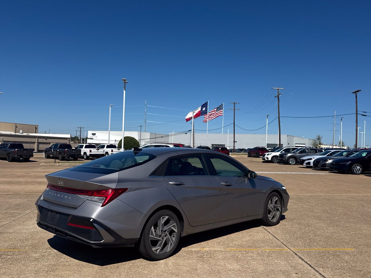 Used 2025 Hyundai Elantra SEL FWD image 23