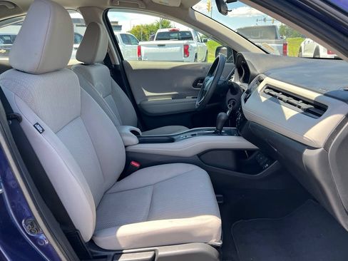 Used 2017 Honda HR-V LX image 14