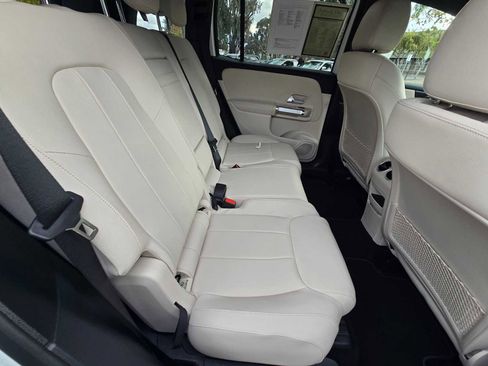 Used 2025 Mercedes-Benz GLB 250 GLB 250 image 13