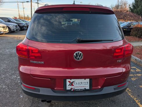 Used 2016 Volkswagen Tiguan S image 6