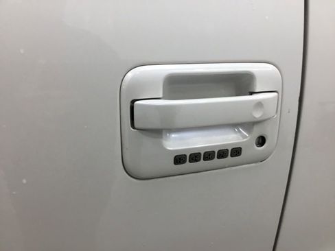 Used 2014 Ford F150 Lariat w/ Equipment Group 502A Luxury image 6