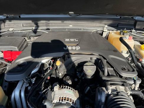 Used 2018 Jeep Wrangler Unlimited Sport S image 21