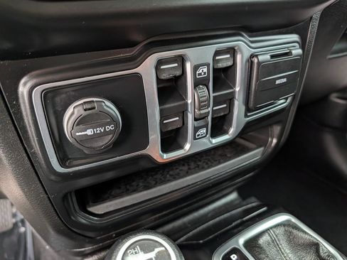 Used 2020 Jeep Wrangler Unlimited Sport S AWD/4WD image 18