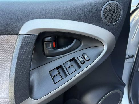 Used 2006 Toyota RAV4 2WD image 22