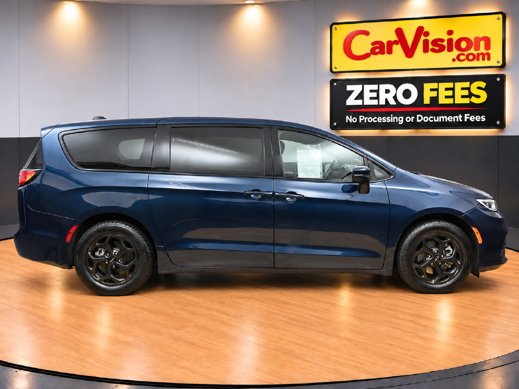 Used 2023 Chrysler Pacifica Touring-L w/ S Appearance Package FWD image 4