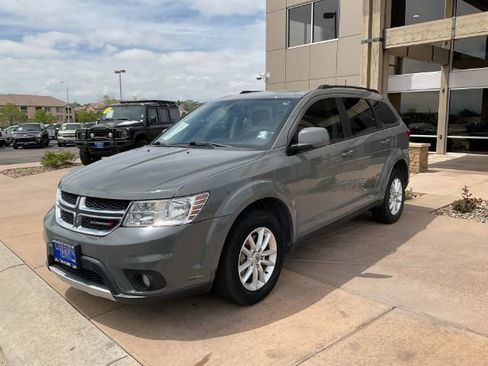 Used 2019 Dodge Journey SE w/ Premium Group AWD/4WD image 3