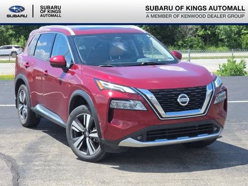 Used 2021 Nissan Rogue Platinum FWD image 1